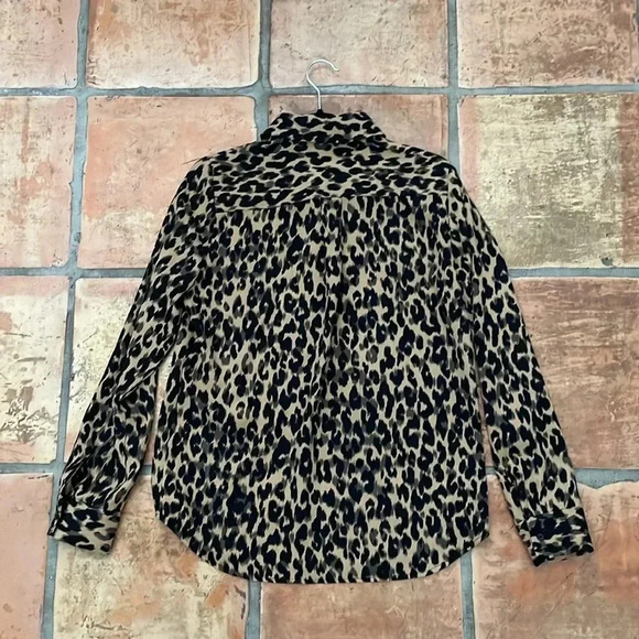 🌸 HALOGEN Size Small Leopard Print Button Down Collared Blouse - Picture 8 of 8